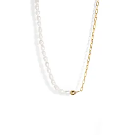 DAINTY  PEARLS & CHAIN NECKLACE